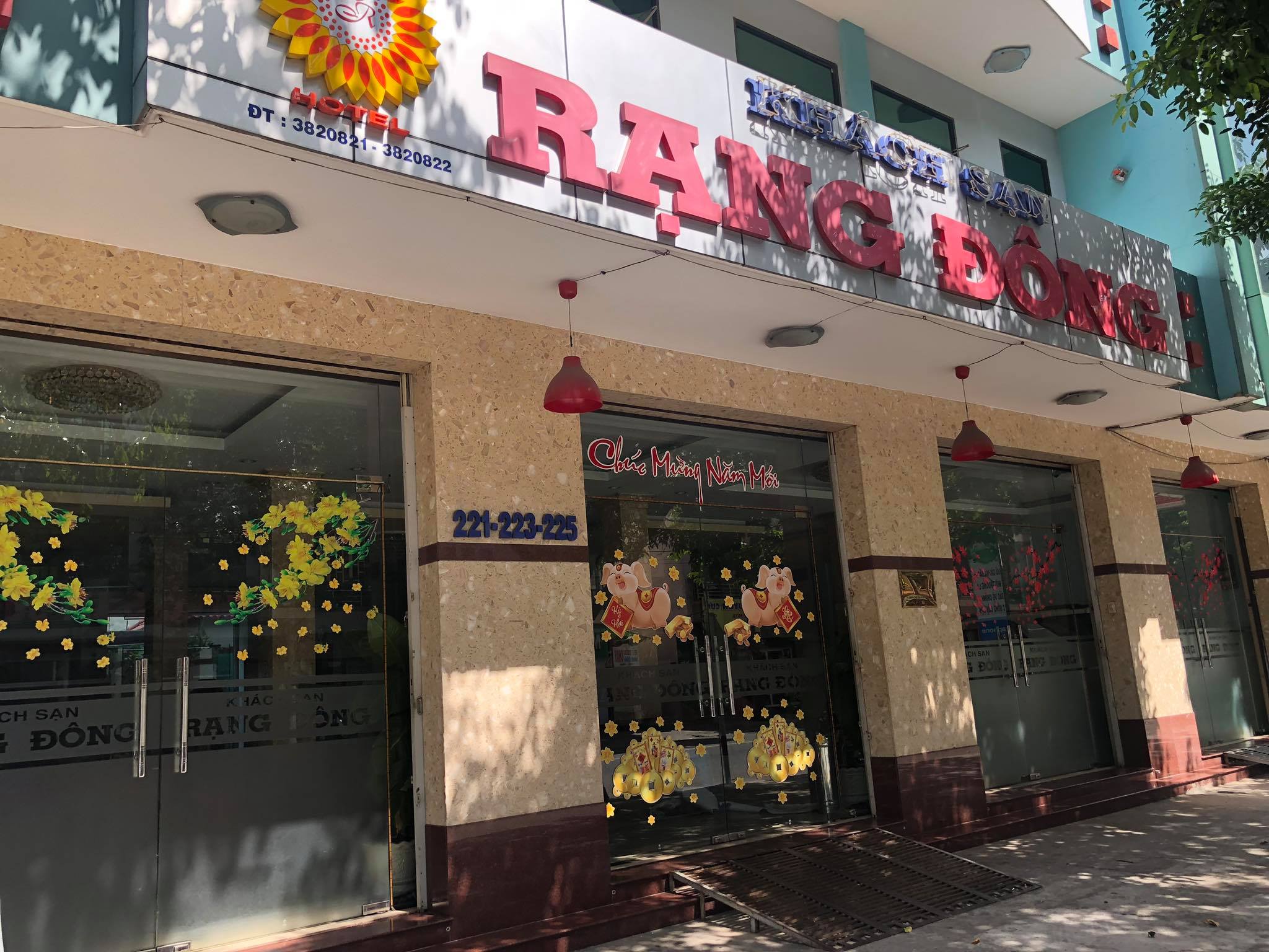 Khách Sạn Rạng Đông